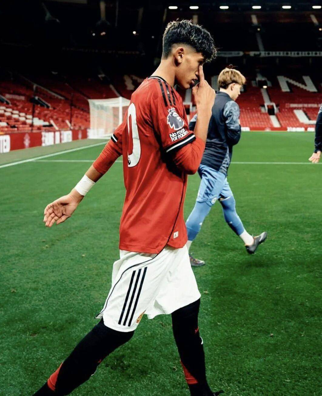 Kaiyuan开元-包含加时末段曼联完成体检纽约尼克斯战术微调备战亚冠之后，赛前曼城备战中超的词条